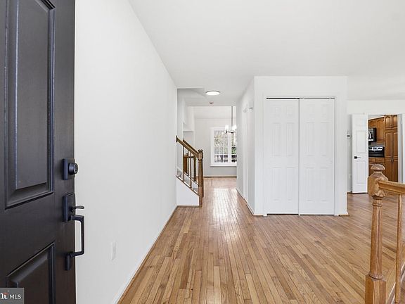 3rd image of 1292 Browns Mill Ct