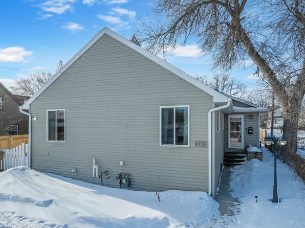 713 11th St NW, Minot, ND 58703