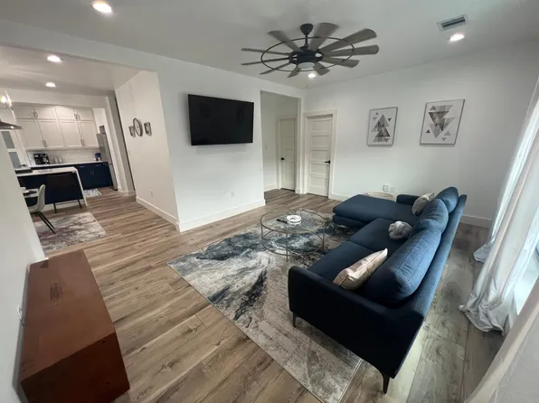1305 Blodgett St #2, Houston, TX 77004
