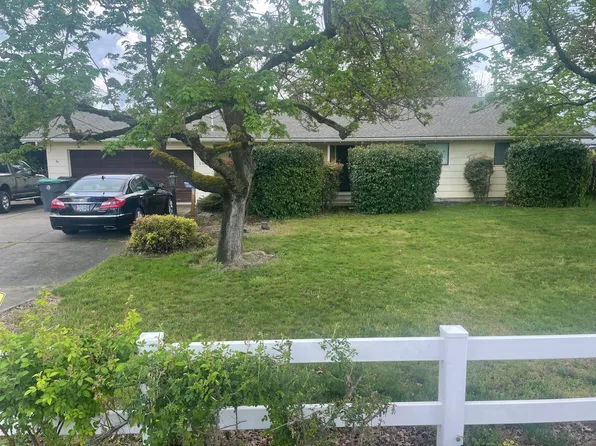 1325 Orchard Home Dr, Medford, OR 97501