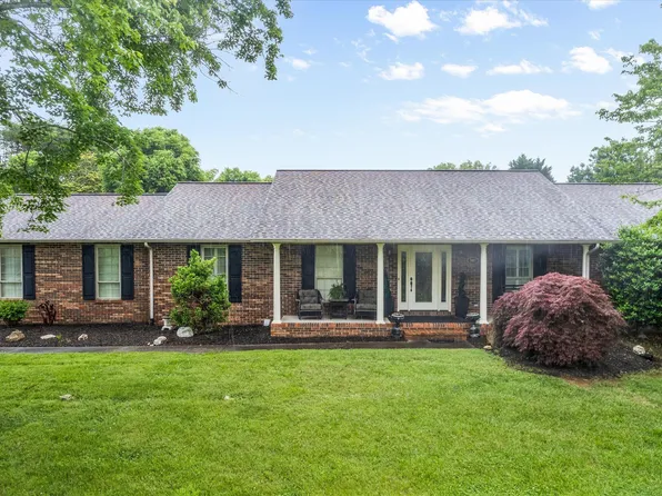 1403 Lincolnshire Dr, Maryville, TN 37803