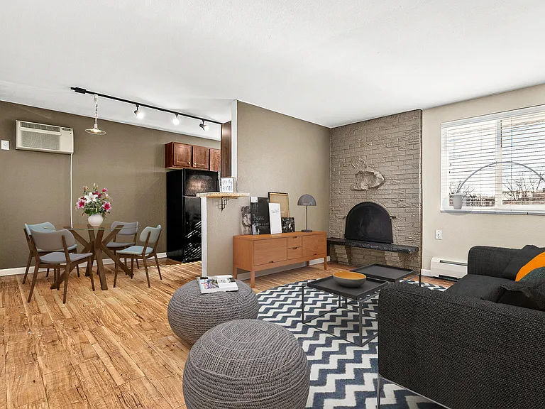 Telluride 2x1 with Fireplace