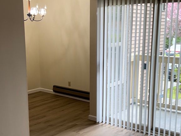 5th image of 3119 NE 120th St APT 102