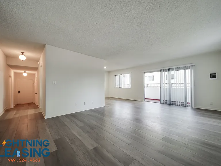 855 10th St #103 — Photo 2