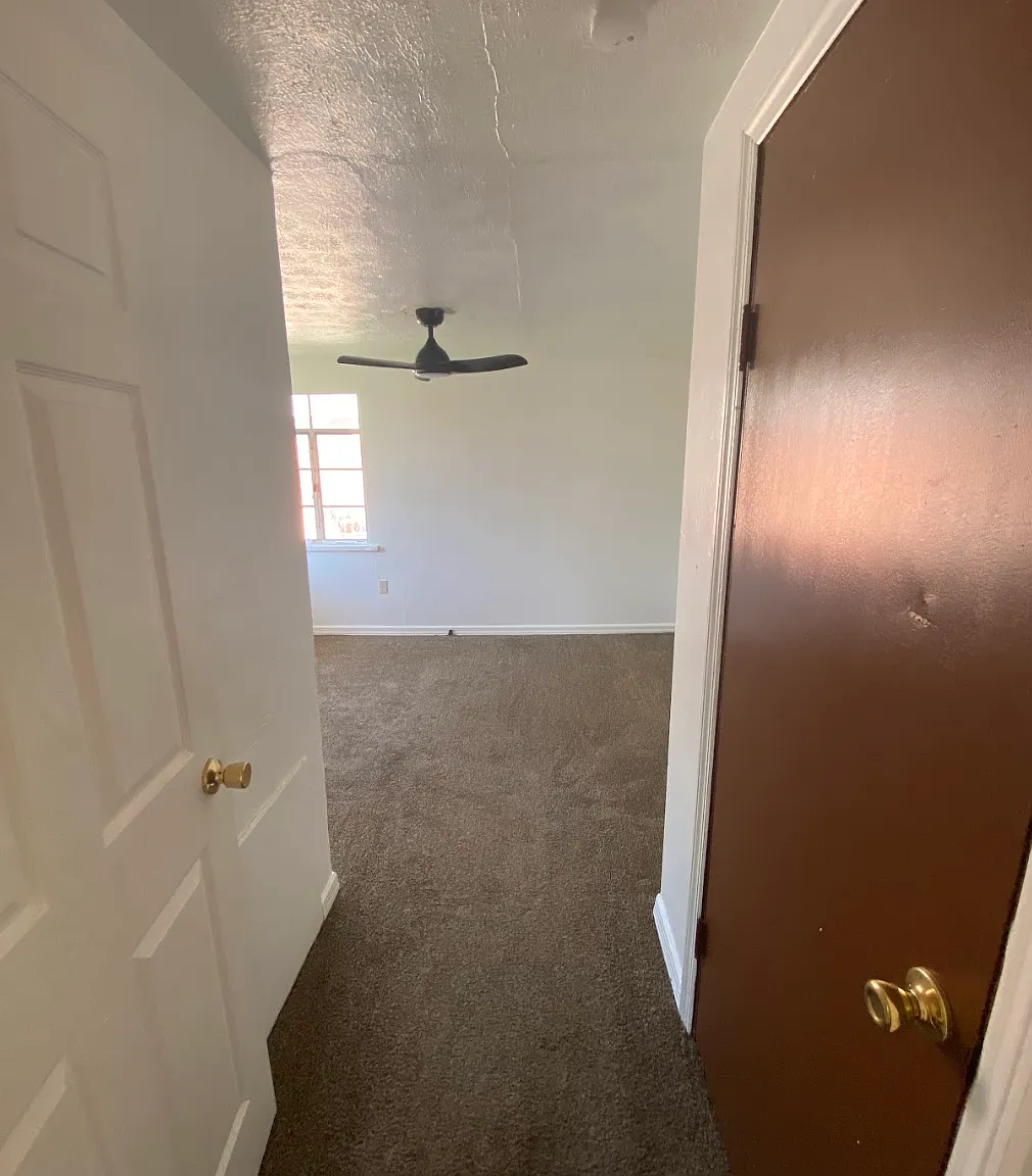 3 bed, 940 sqft, $1,350 — Photo 3