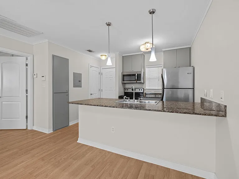 1422 Collier St #206 — Photo 1