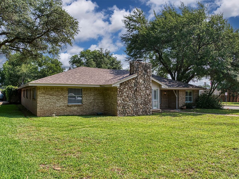 1st image of 4501 Trowbridge Dr