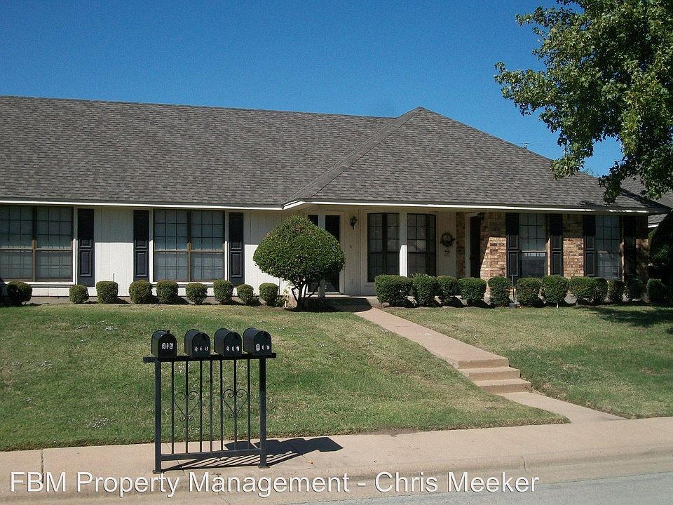 2nd image of 814 Biloxi Dr