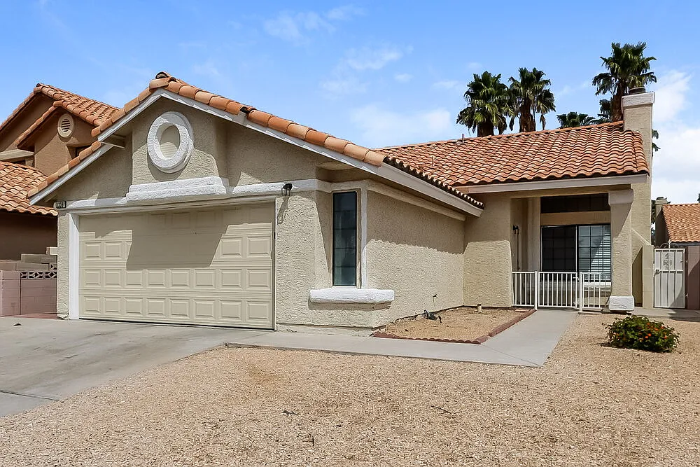 3 bed, 2.0 bath, 1238 sqft, $2,890 — Photo 3