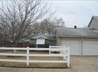 2902 Birchbrook St, Grand Prairie, TX 75052