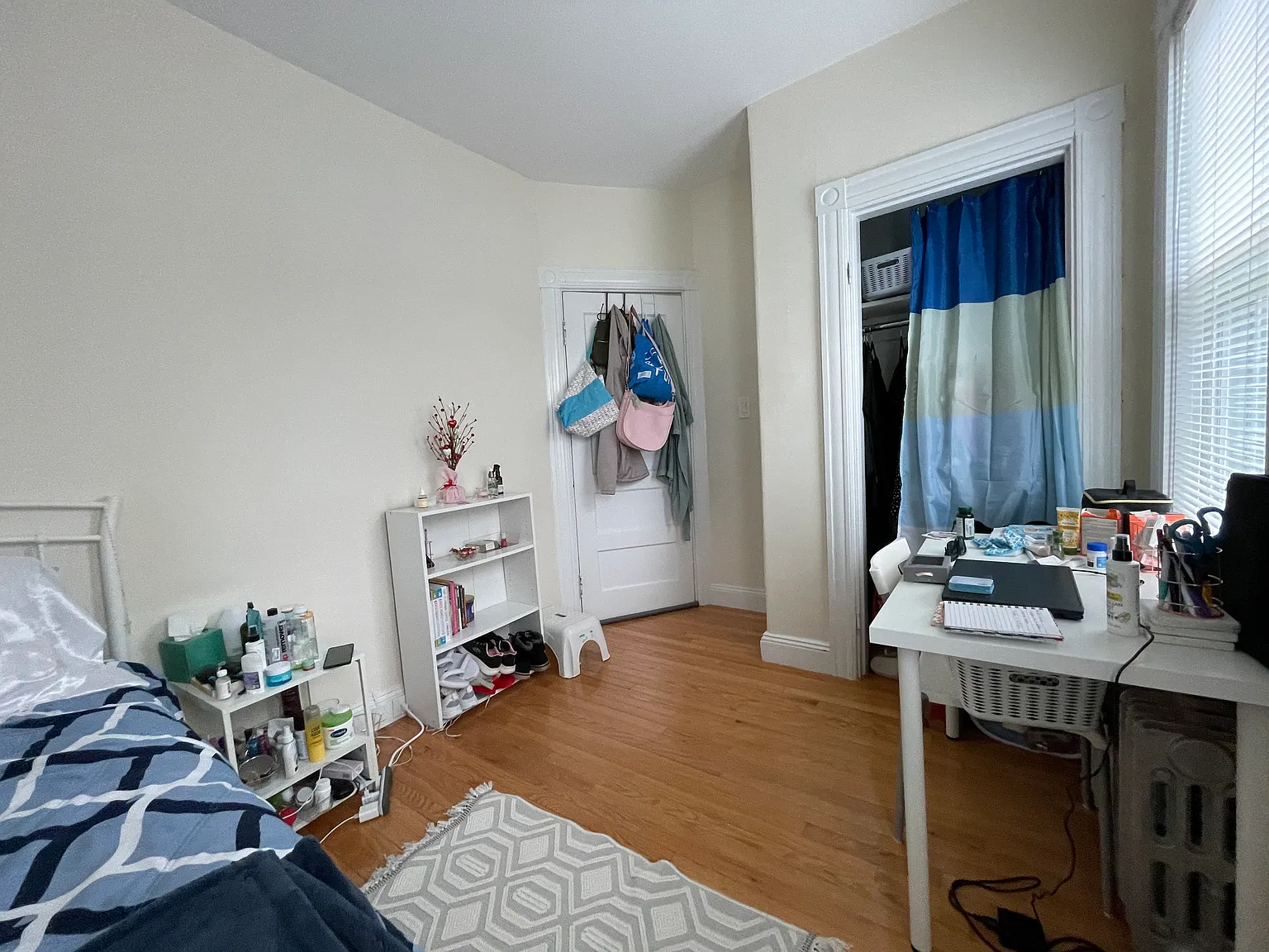 5 bed, 1800 sqft, $4,800 — Photo 4