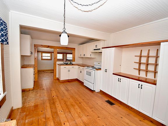 3rd image of 773 Coconino Cir