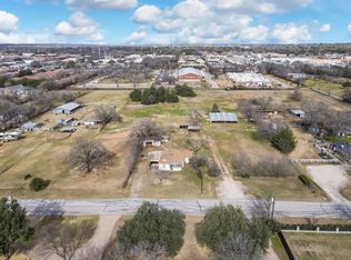 2801 Clover Ln, Arlington, TX 76015