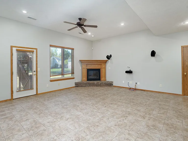 2062 W Willow Lakes Cv — Photo 21