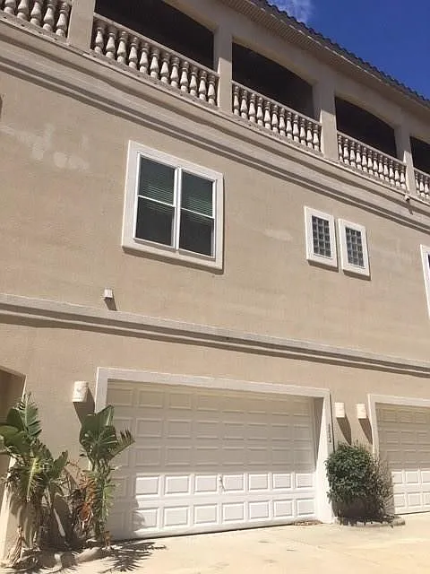 3 bed, 3.5 bath, 2335 sqft, $3,150 — Photo 2