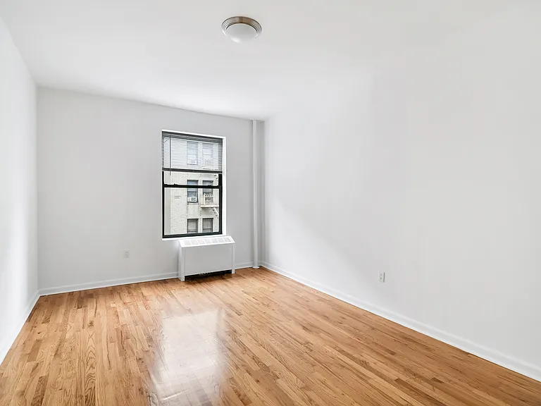 920 Riverside Dr #42B — Photo 5