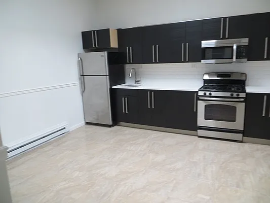 Rented by Tapiro Realty | media 1