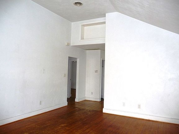 3rd image of 2204 Atlanta Ave