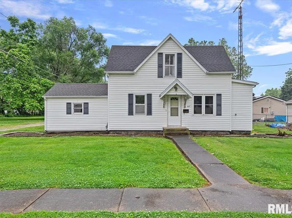 417 W Franklin St, Girard, IL 62640