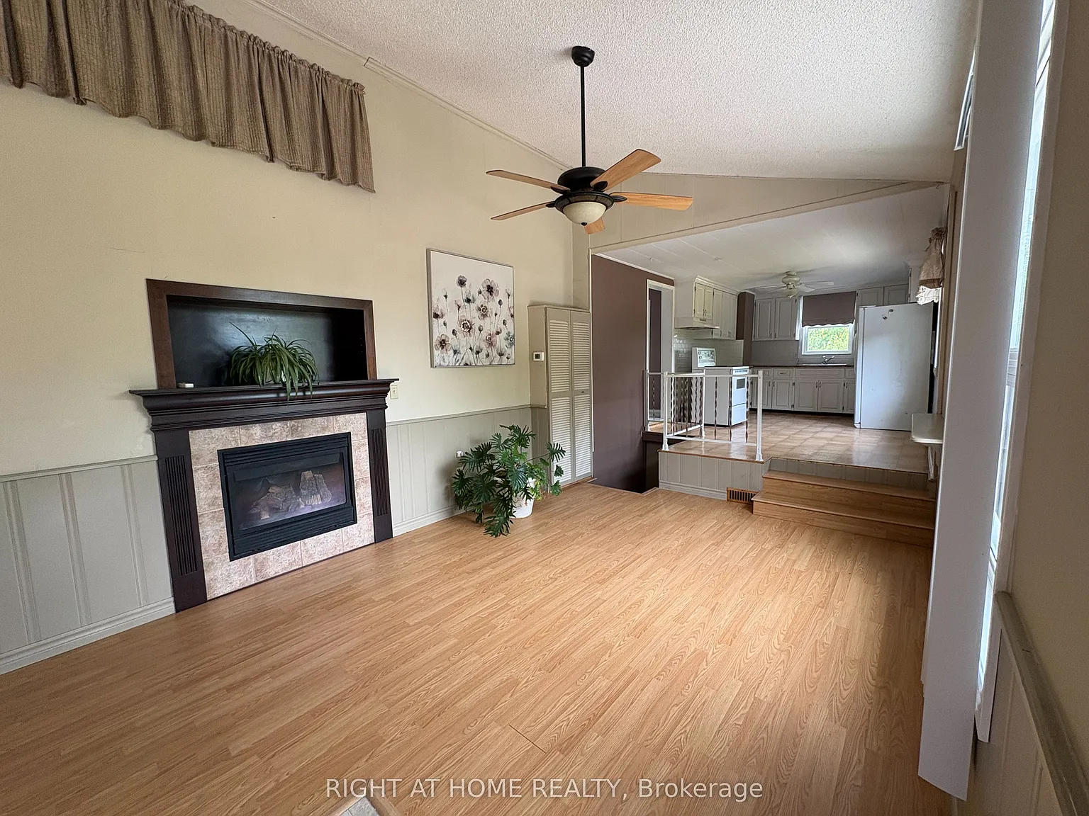 3 bed, $2,700 — Photo 3