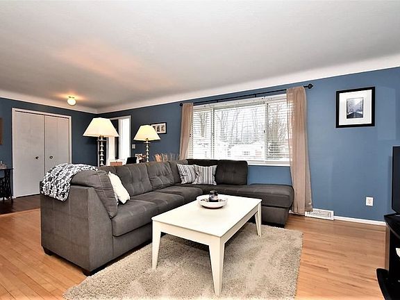 3rd image of 6556 Edgemoor Ave