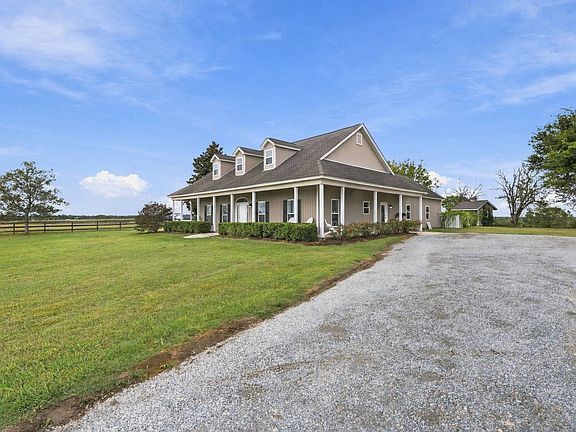 4th image of 568 Windhaven Rd