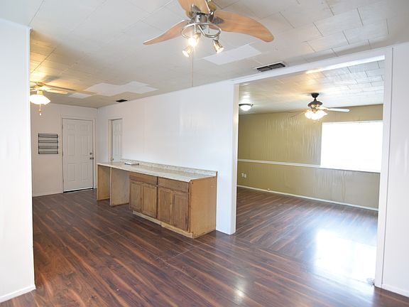 4th image of 218 W Mesquite Ave