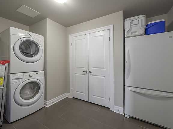 4th image of 240 Villagewalk Blvd #809