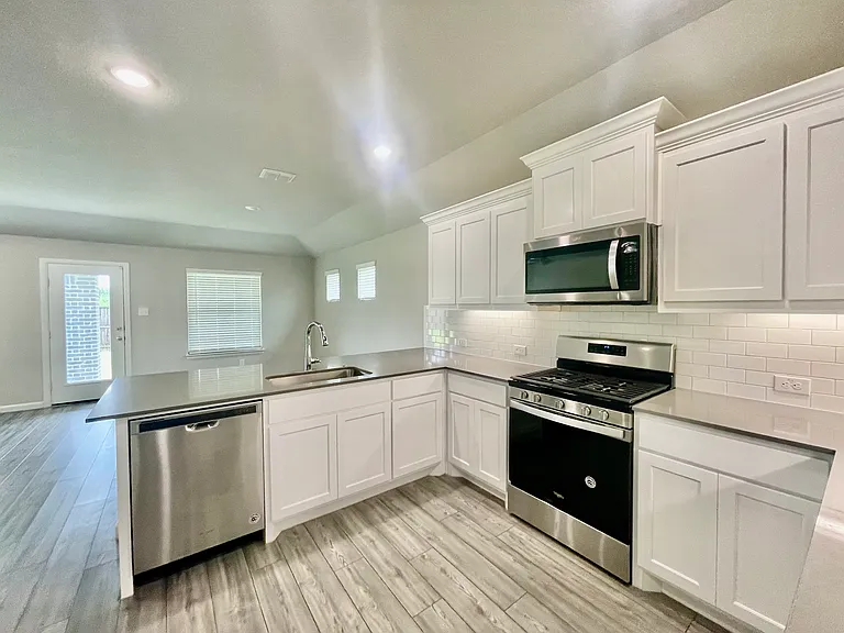 525 Ardsley Ln — Photo 28