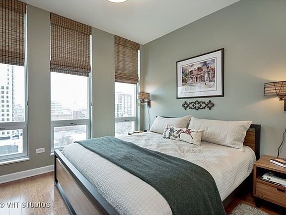 3rd image of 1400 S Michigan Ave APT 1210