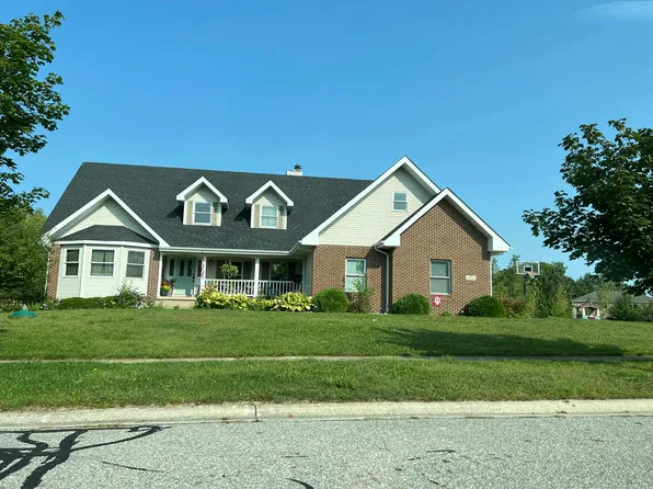 854 Mirmar Dr, Valparaiso, IN 46385
