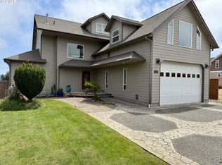 2125 Pine St, North Bend, OR 97459