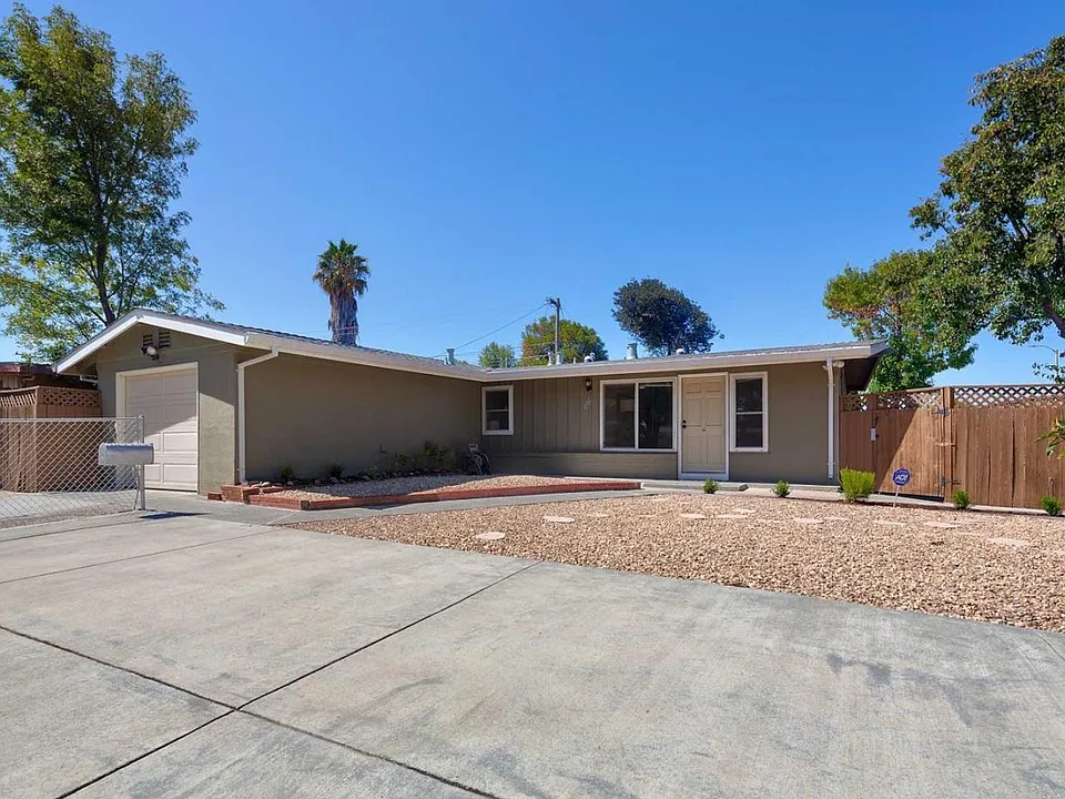 1208A Manzano Way #1