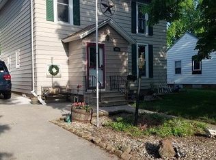 945 Bush Ave, Garner, IA 50438