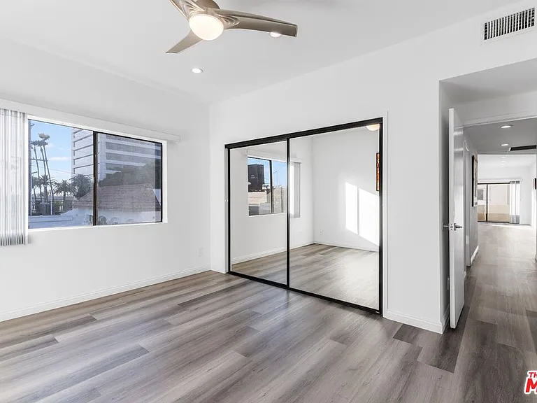 1727 S Bentley Ave #209 — Photo 16