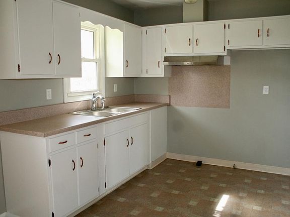 5th image of 3706 Woodcrest Dr