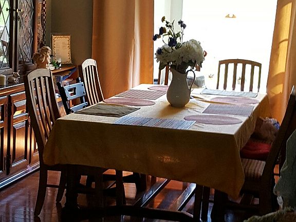 DR easily seats 10-12