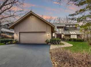 2397 Dover Ct, Lindenhurst, IL 60046