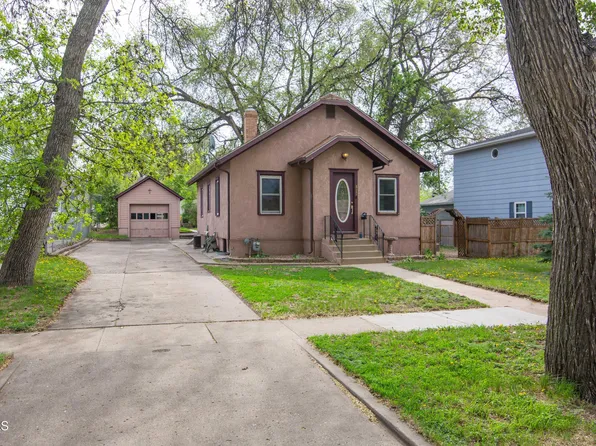 827 N 13th St, Bismarck, ND 58501