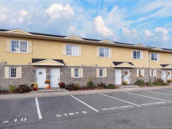2nd image of 516 Riverside Dr #9