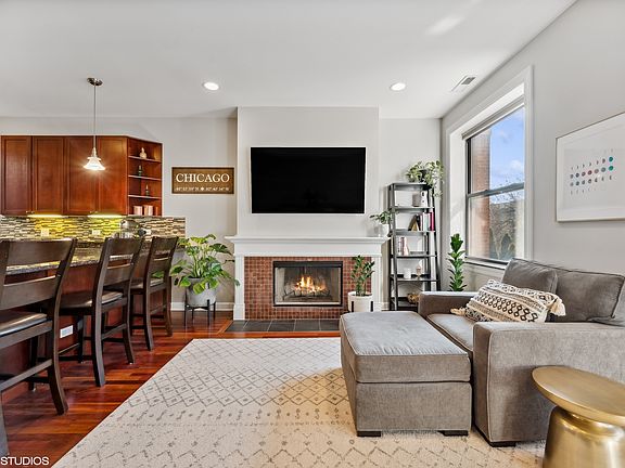 5th image of 4645 N Wolcott Ave APT 2