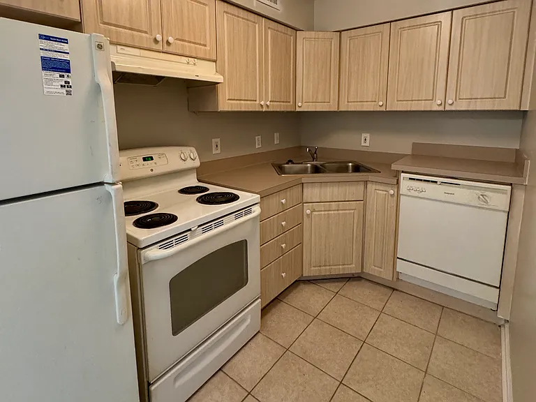 Cedar Creek Apartments — Photo 4