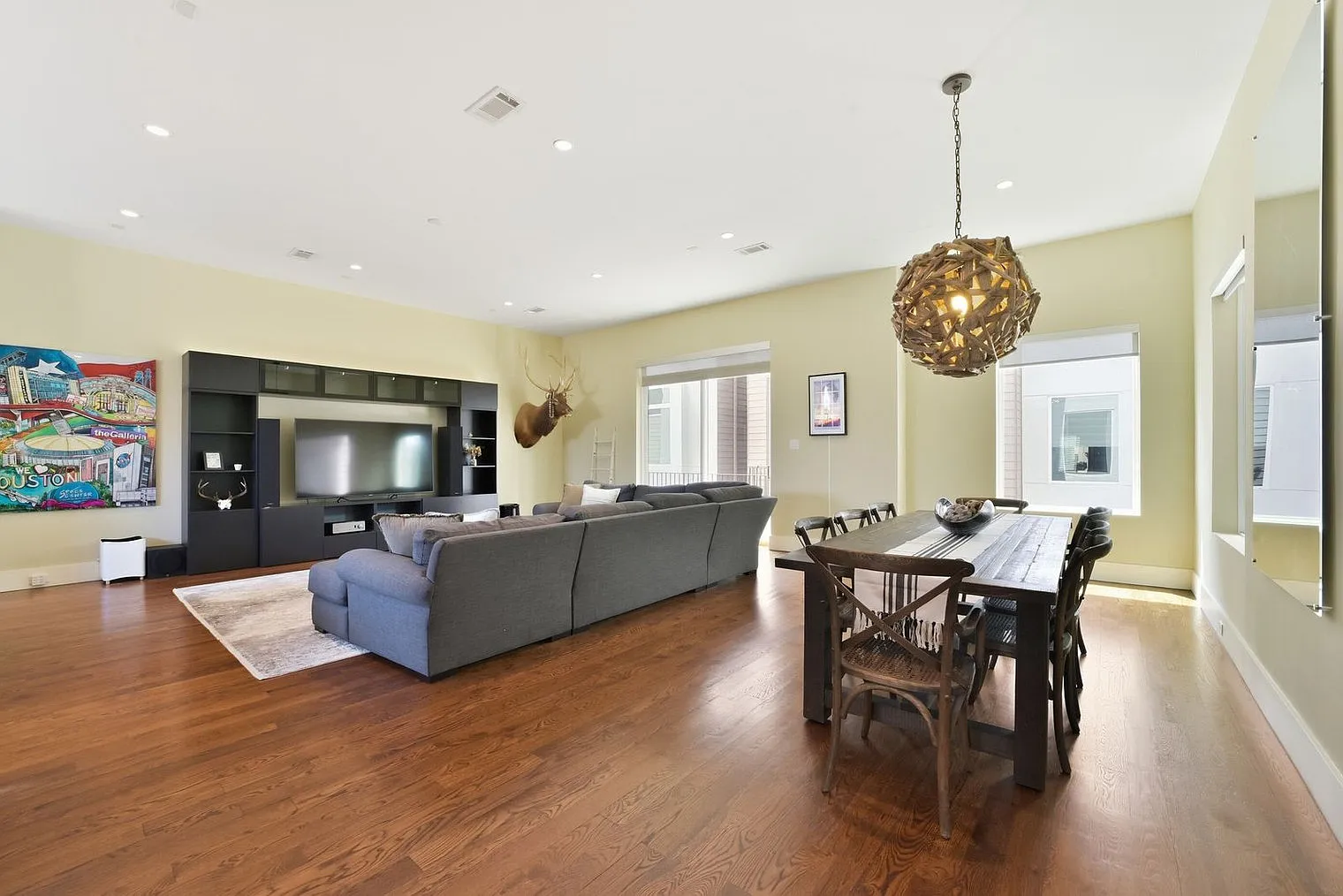 2 bed, 2.5 bath, 2594 sqft, $4,299 — Photo 2