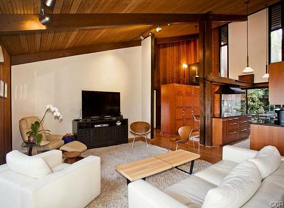 3rd image of 2812 Victoria Pl