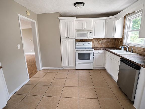 4th image of 514 Windsor Ln