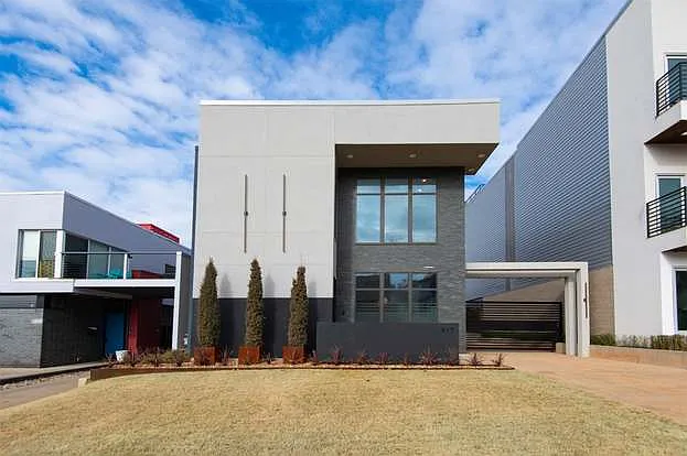 4 bed, 2972 sqft, $6,900 — Photo 4