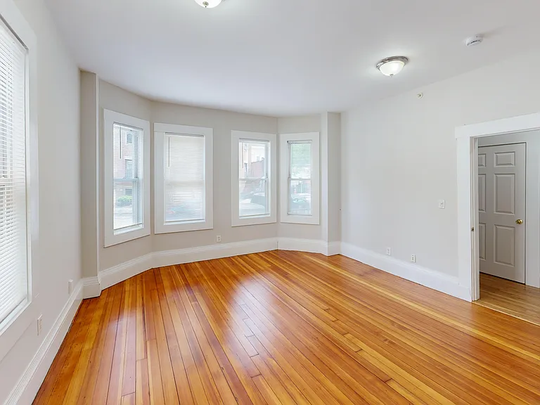 3155 Washington St #1 — Photo 6