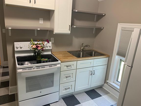5th image of 318 N 3rd St #3