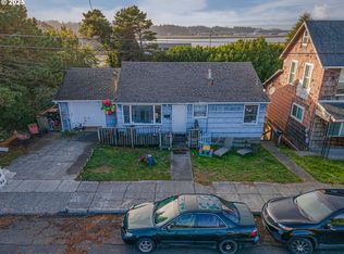 1860 Meade St, North Bend, OR 97459