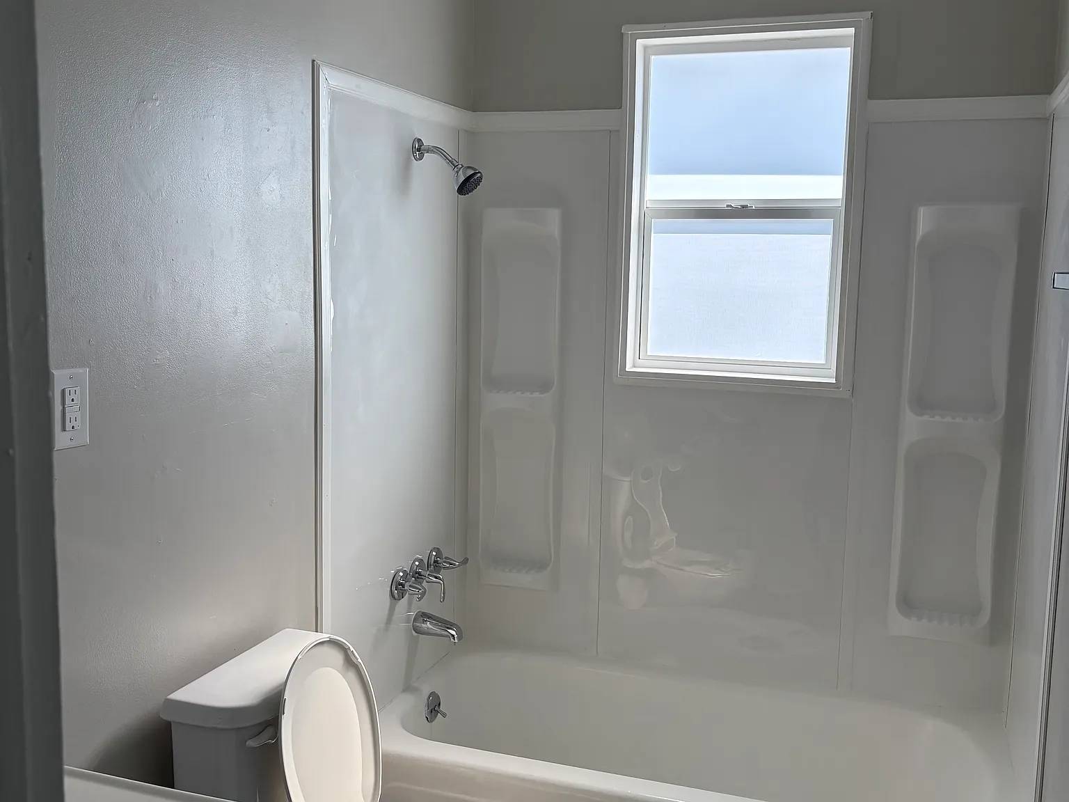 630 Carlock Ave — Photo 4